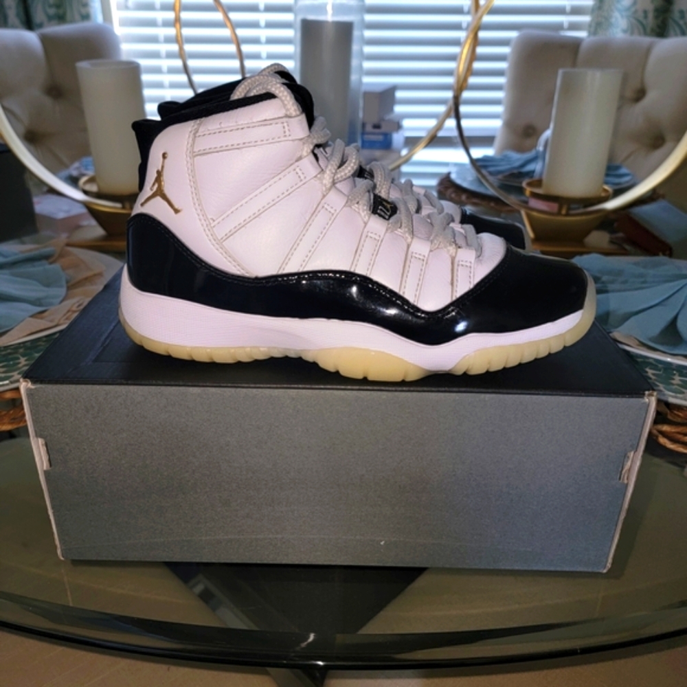 Air Jordan Retro 11 Size 5y